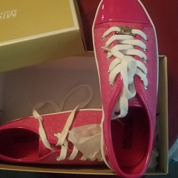 Michael Kors kids shoes - Picture 2 of 3